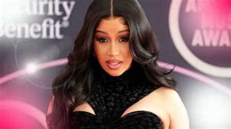 cardi b wiki feet|Cardi B Height, Weight, Age, Body Statistics